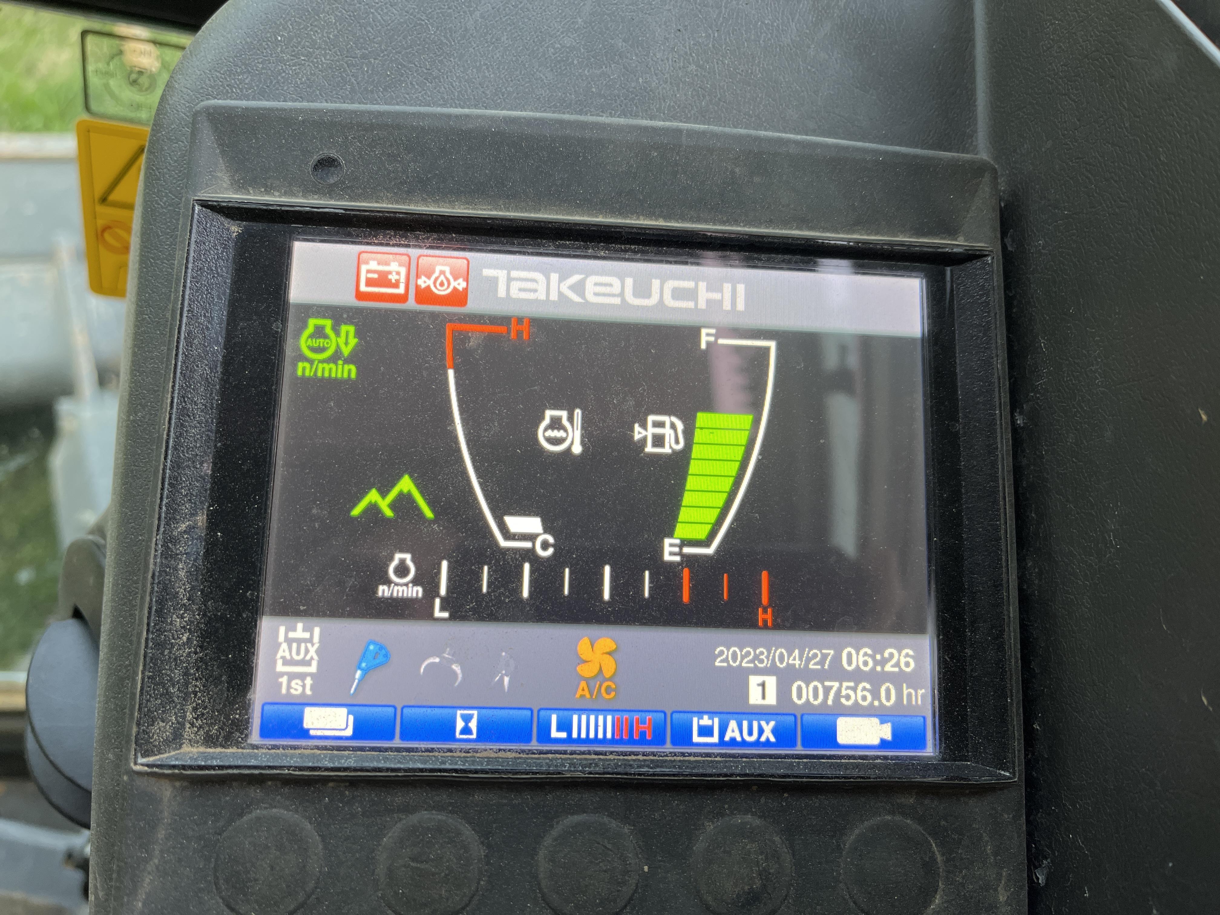 2022 TAKEUCHI TB290C