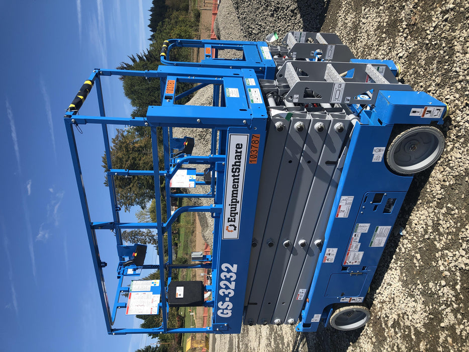 2020 Genie GS-3232 Standard, Folding half height swing gate, 800W Inverter