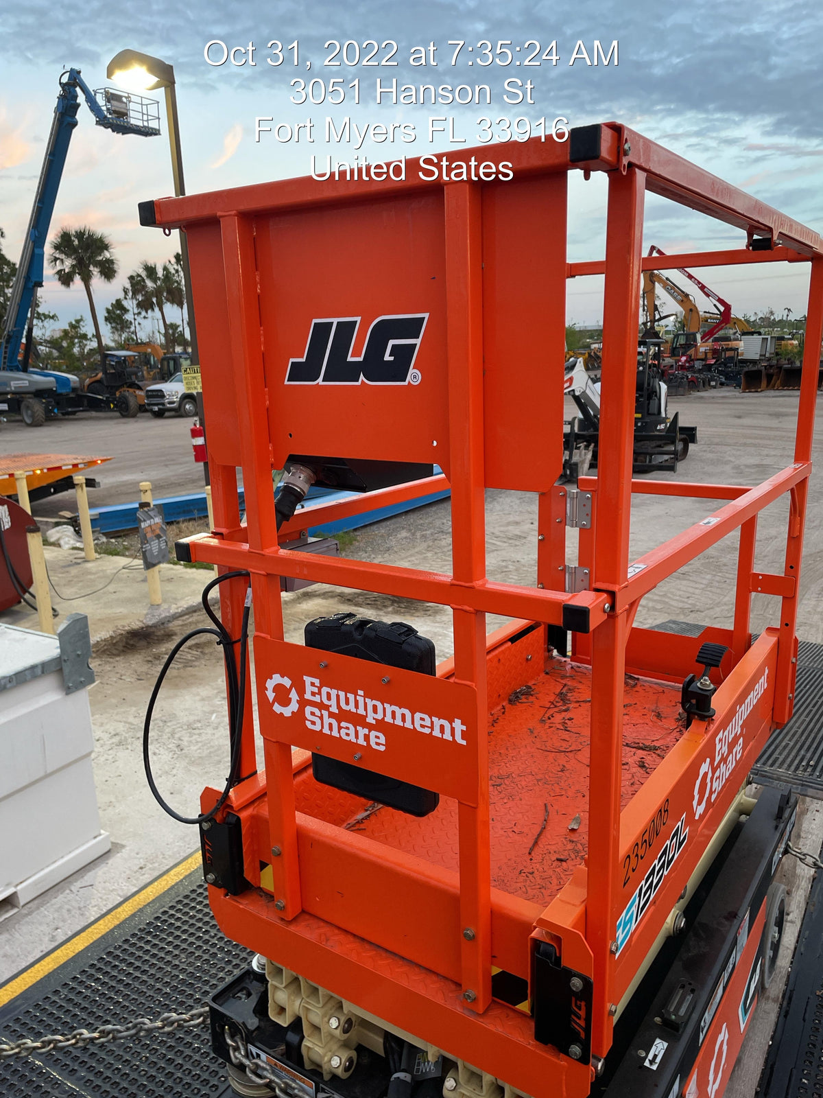 2022 JLG ES1330L