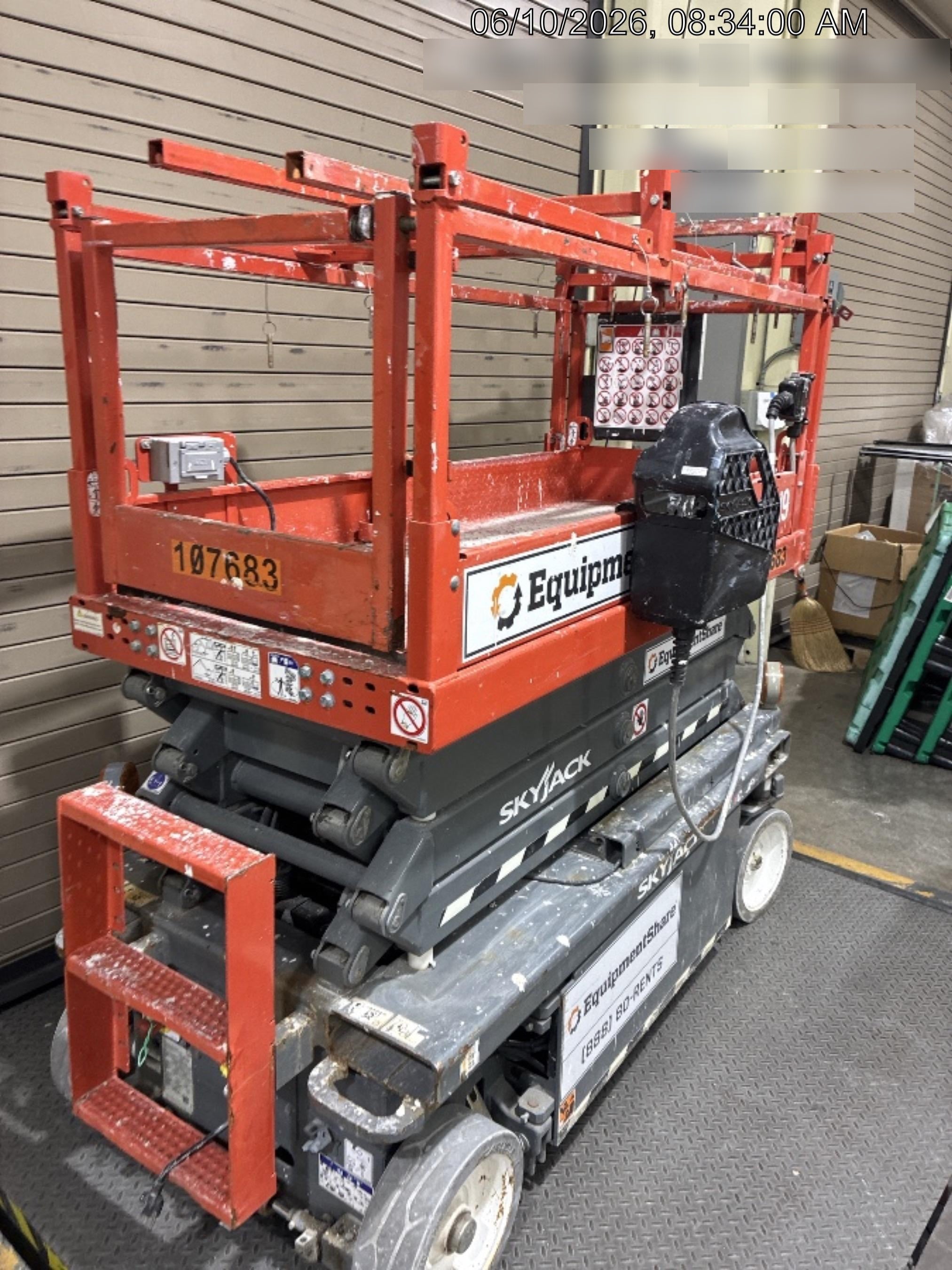 2020 Skyjack SJIII-3219 Solid NM Tires, Half height spring hinged entry gate, Dual Beacons, 800W Inverter