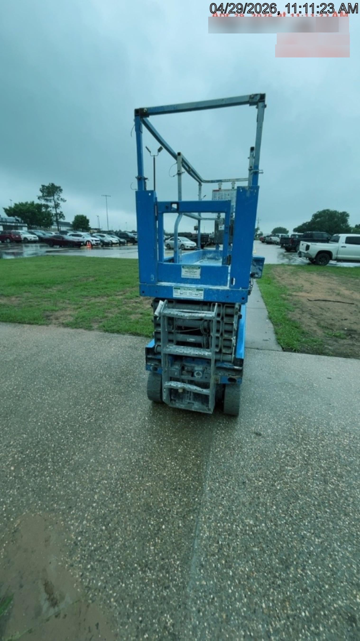 2019 Genie GS-2632 Folding rails with half height swing gate