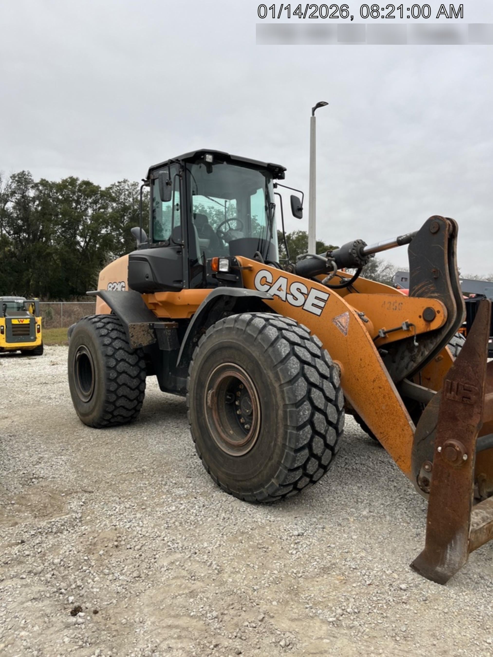2018 Case 821G CLOSED CAB, 1 FUNCTION, JRB 418 STYLE HYD COUPLER