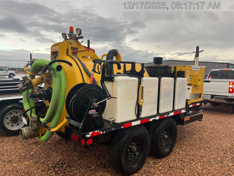 2021 Vac-Tron LP573XDT T4 Koehler Diesel Engine, 500 Gallon Debris Tank, x2 100 Gallon Water Tanks
