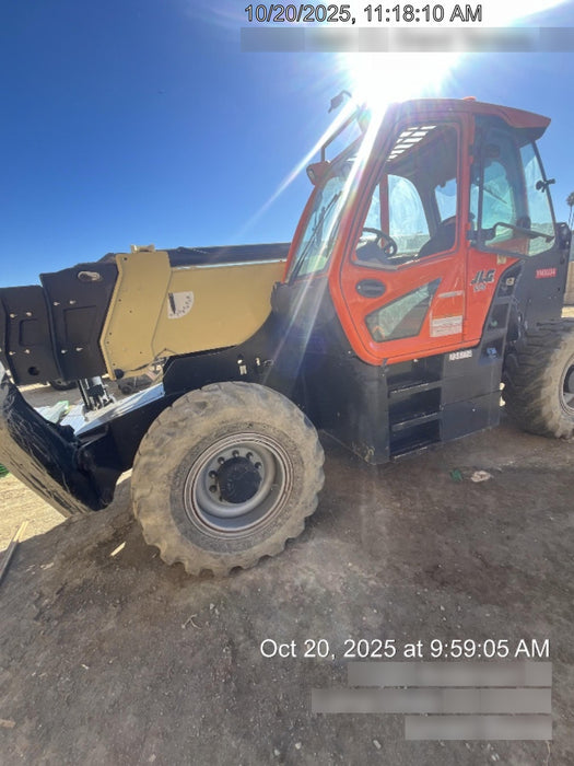 2022 JLG 1075
