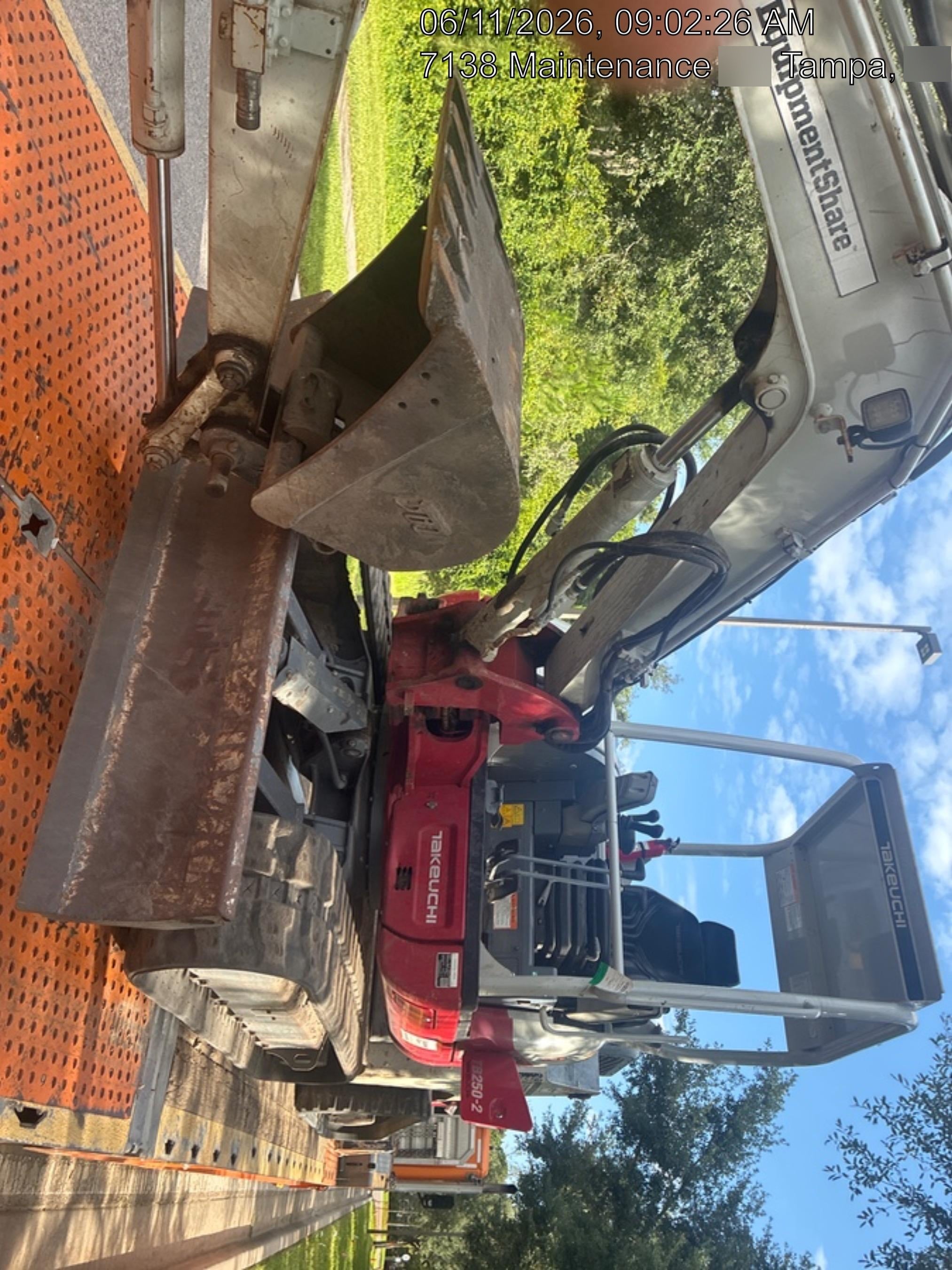 2023 TAKEUCHI TB250-2R