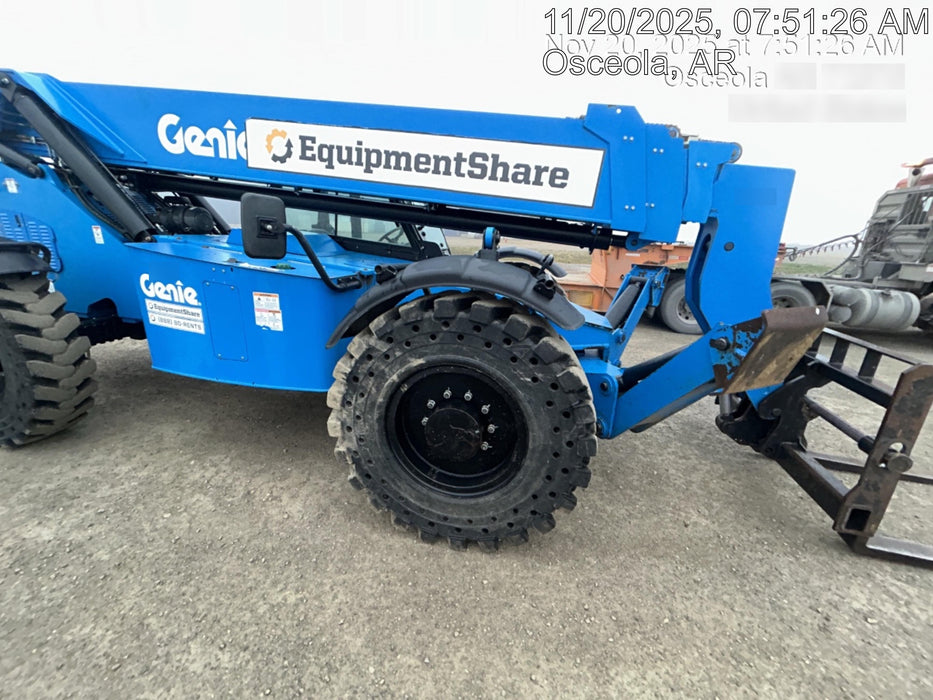 2018 Genie GTH-1056 Genie GTH-1056 w/Enclosed Cab w/HVAC, Work Lights, Solid Tires, Beacon, 60" Carriage and Forks
