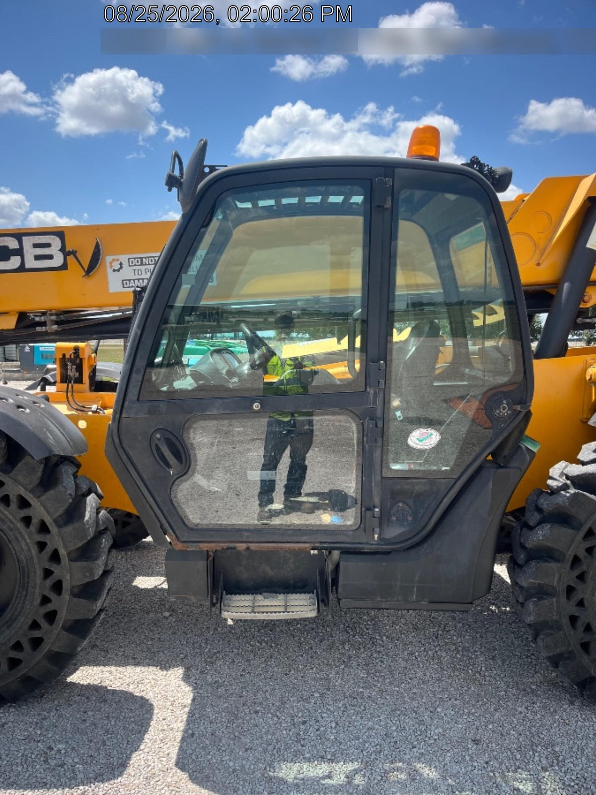 2019 JCB 509-42 JCB 509-42 Enclosed Cab, 74 HP, Solid Tires, Worklights, Beacon, Aux Hydraulics, Lifting Eye w/60" Carriage/60" Forks