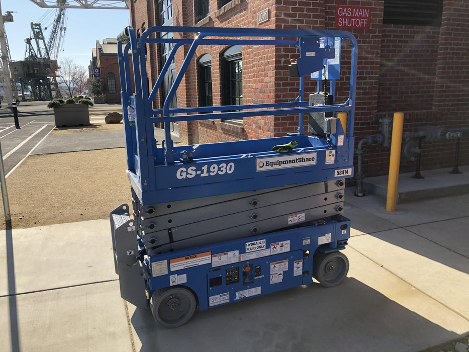 2019 Genie GS-1930 Half Height Swing Gate, 800W Inverter