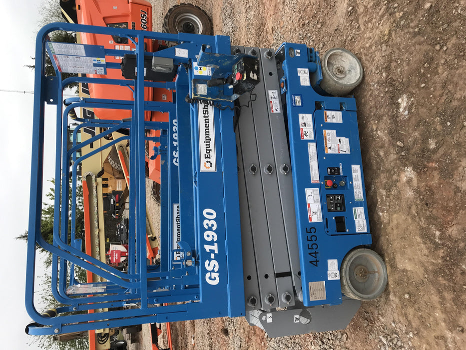 2019 Genie GS-1930 Fixed rails with chain Entry