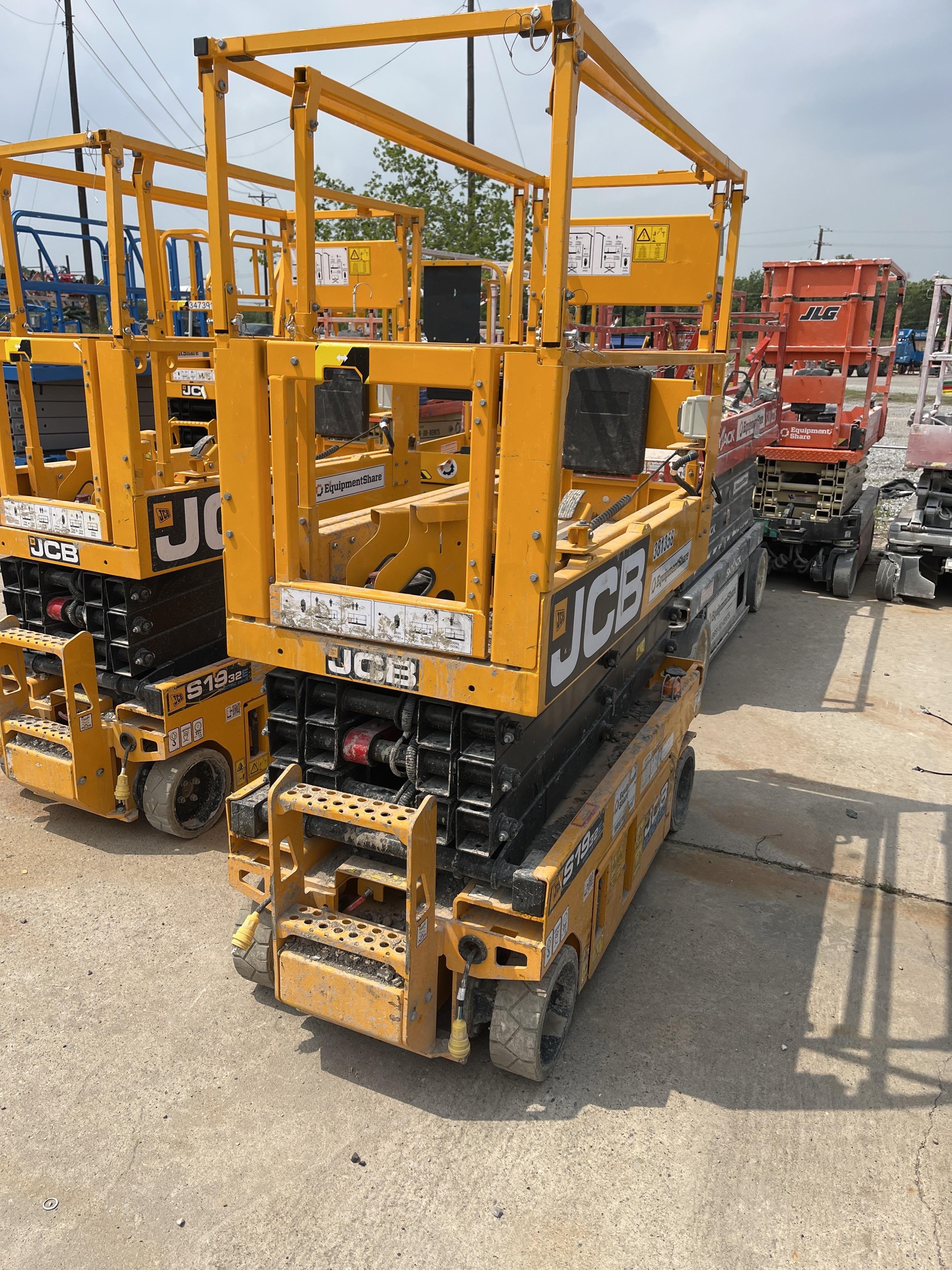 2024 JCB S1932E