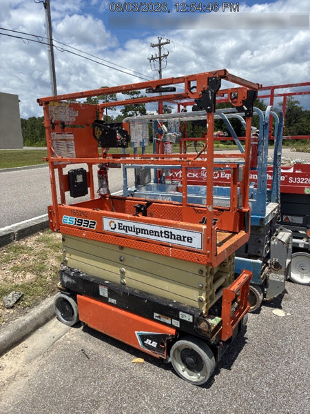 2021 JLG ES1932