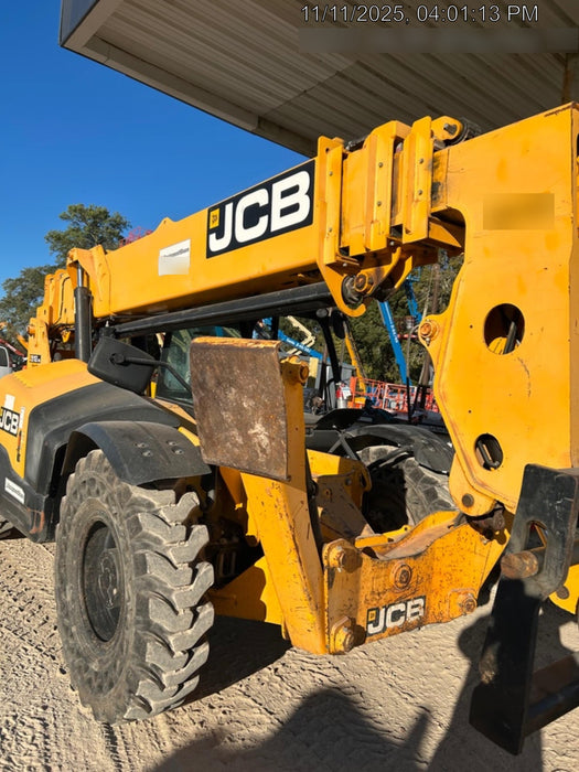 2019 JCB 512-56 109 HP w/Open ROPS, Beacon, Aux Hydraulics, Worklights, Solid Tires w/60" Carriage/Forks