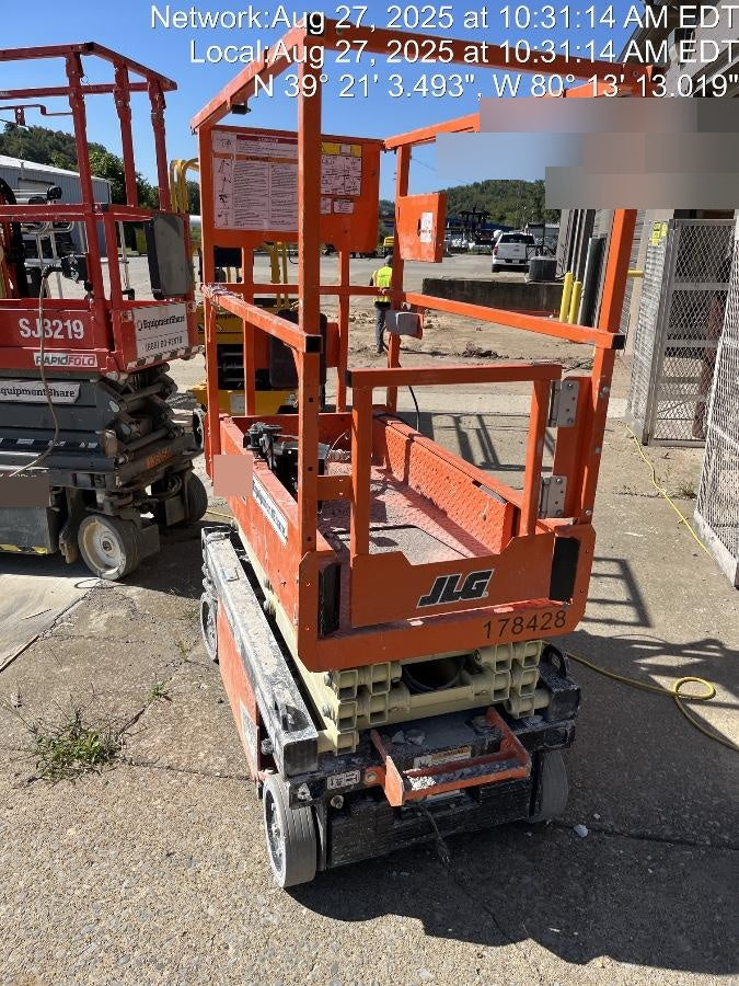 2021 JLG ES1330L
