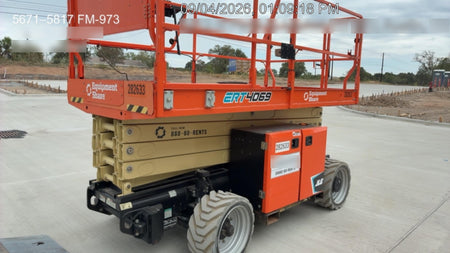 2022 JLG ERT4069
