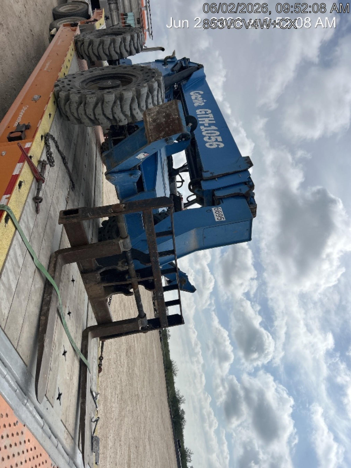 2017 GENIE GTH-1056
