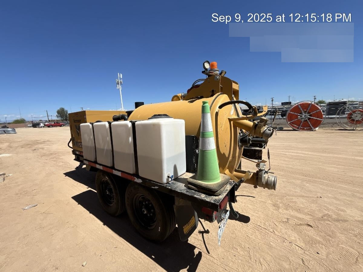 2020 Vac-Tron LP573XDT Tier 4 Kohler Diesel Engine, 500 Gallon Debris Tank w/ Hydraulic Tilt, two (2) 100 Gallon Water Tanks, Low Profile Torsion Axles (12,000 GVWR), Manual Jack Trailer