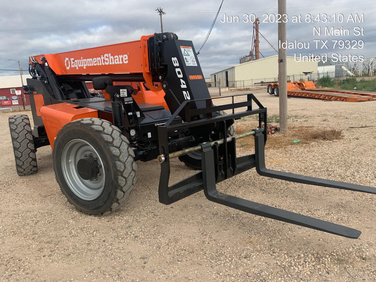 2023 SKYTRAK 8042