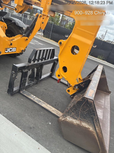 2022 JLG 1001100823