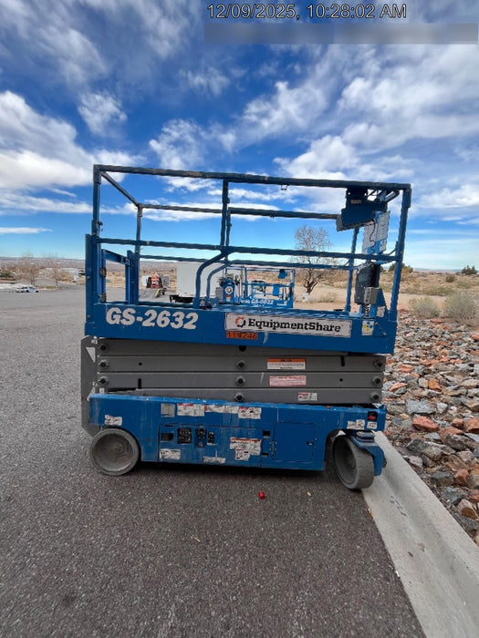 2020 Genie GS-2632 Solid NM Tires, Folding Rails with Half-Height Swing Gate, Beacon