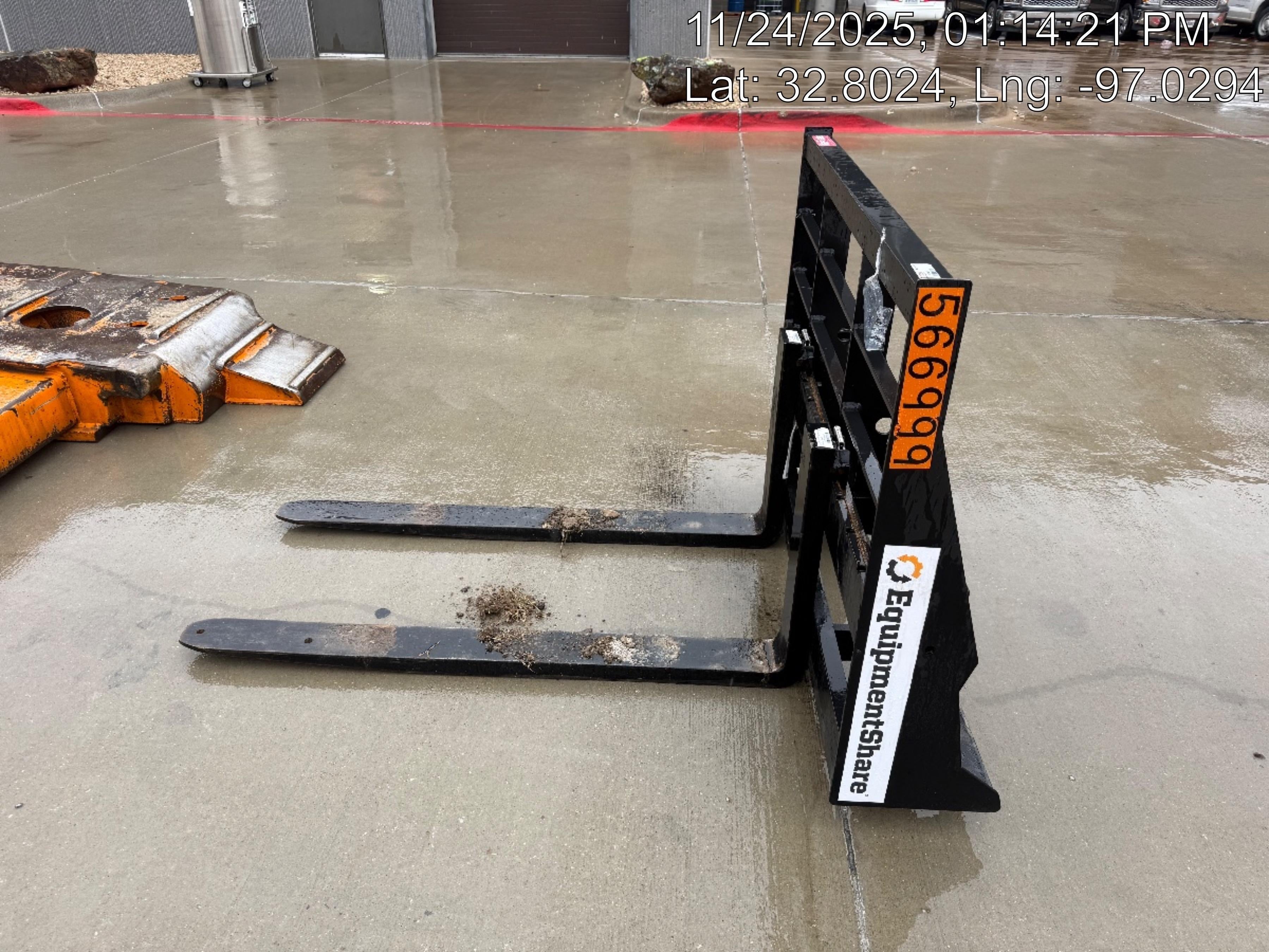 2025 ARROW MATERIAL HANDLING 48" Pallet Forks - Arrow
