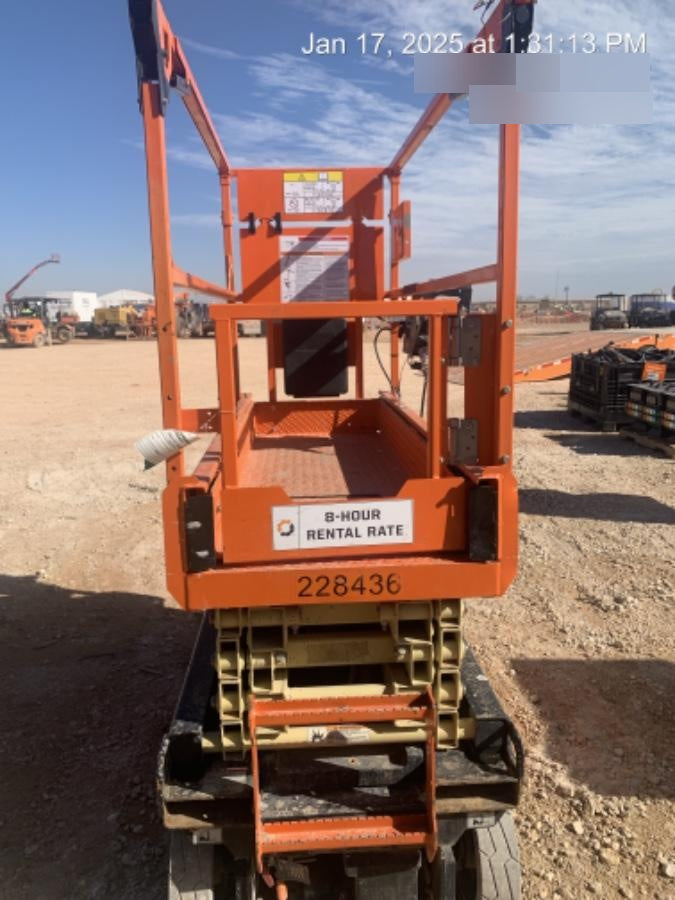 2022 JLG ES1932