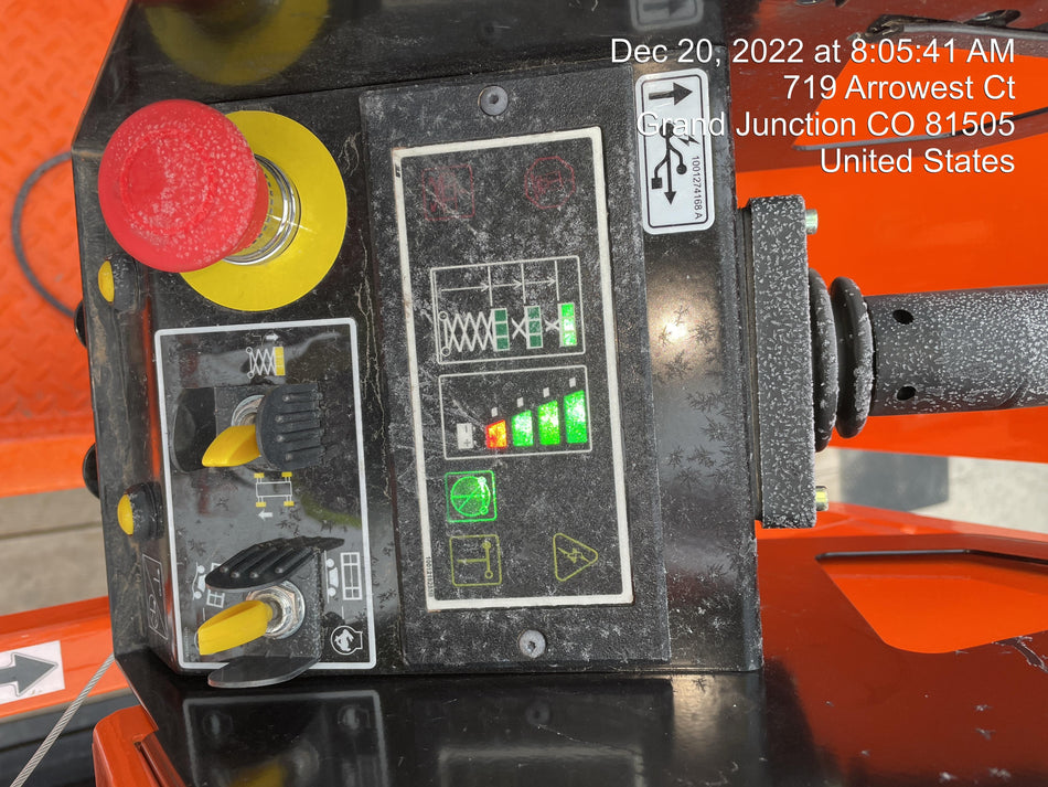 2022 JLG ES1932
