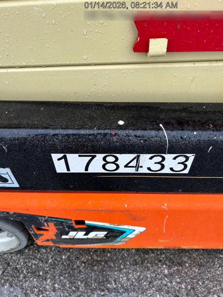 2021 JLG ES1932