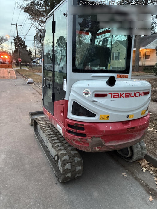 2021 TAKEUCHI TB235-2CR