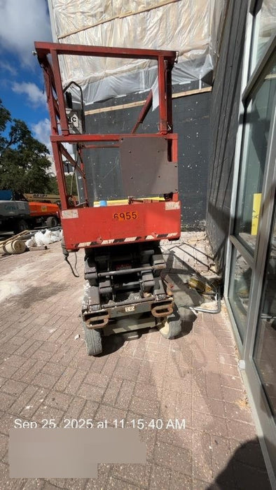 2018 Skyjack SJIII-3226 Skyjack SJIII3226 Scissor Lift w/Trojan Batteries