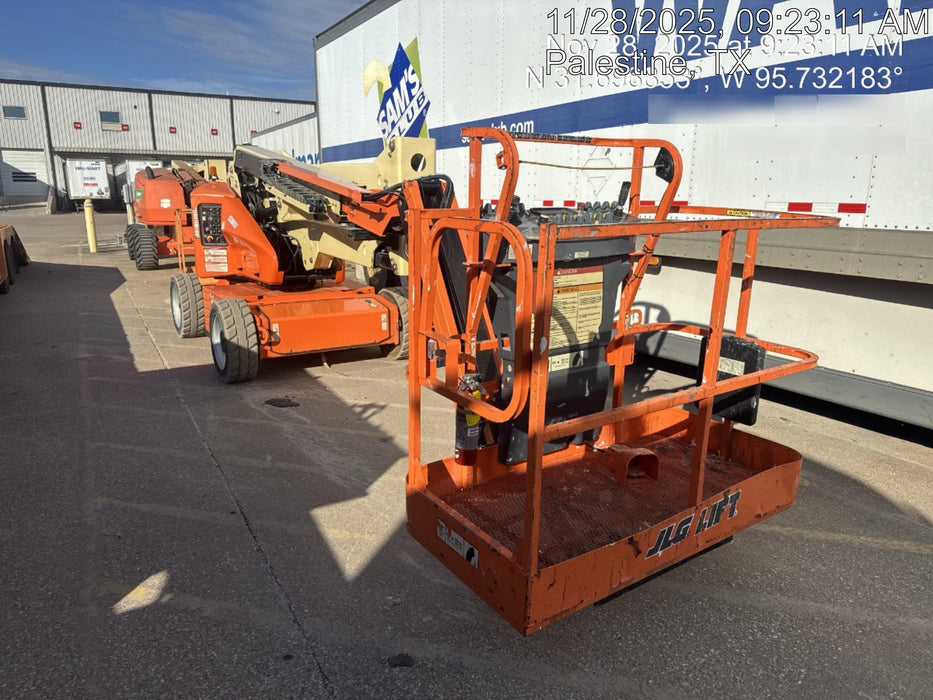 2019 JLG E450AJ