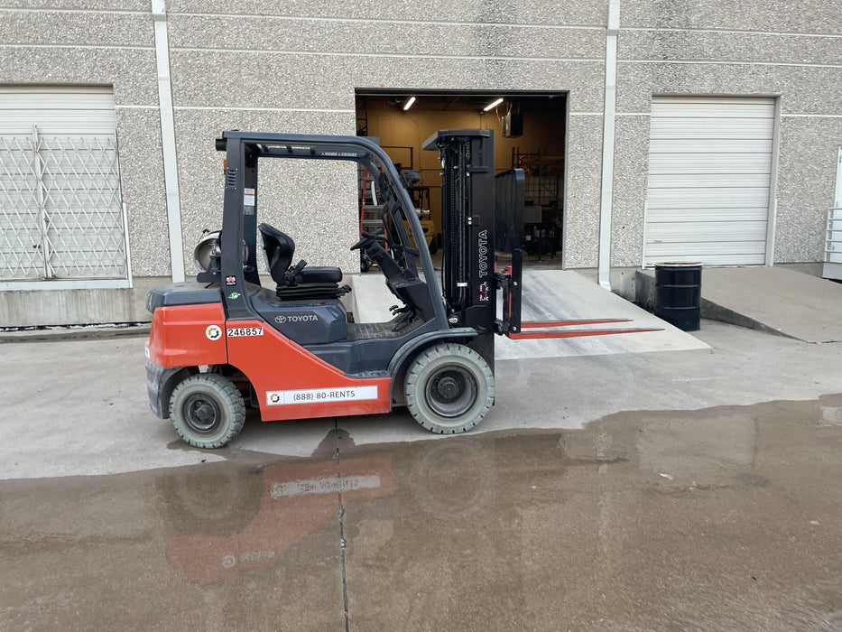 2022 TOYOTA 50-8FGU25