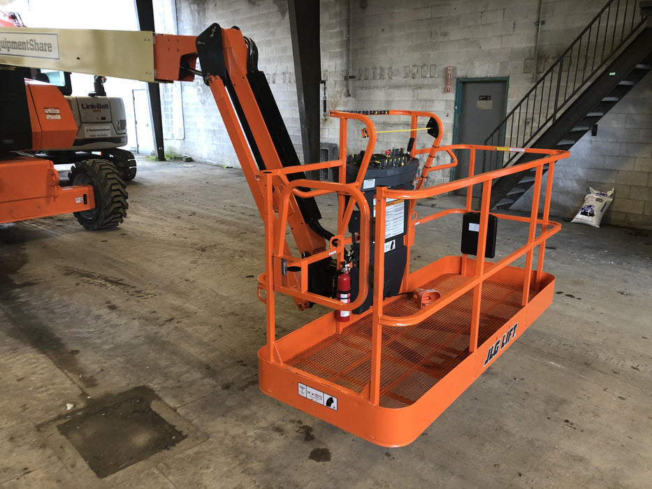 2020 JLG 800AJ
