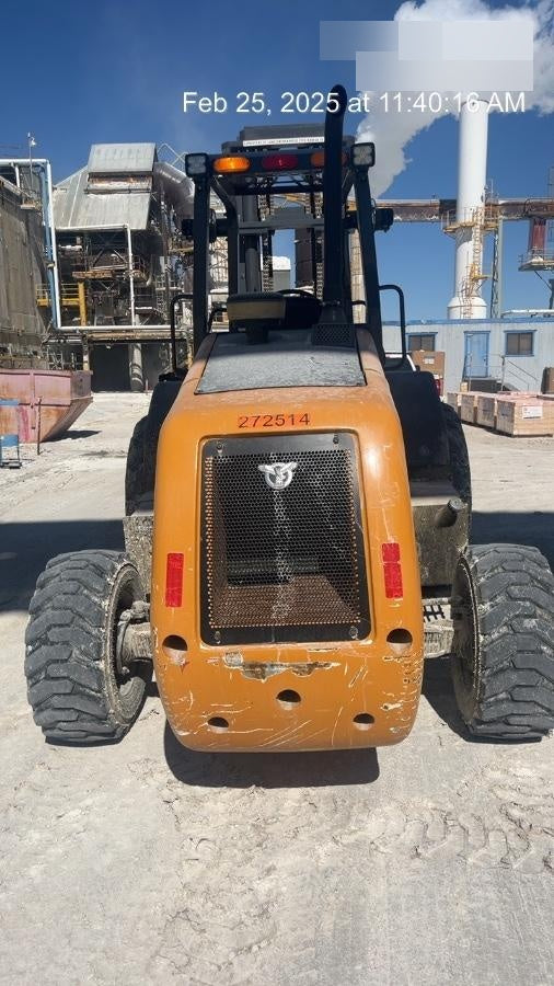 2023 CASE 588H