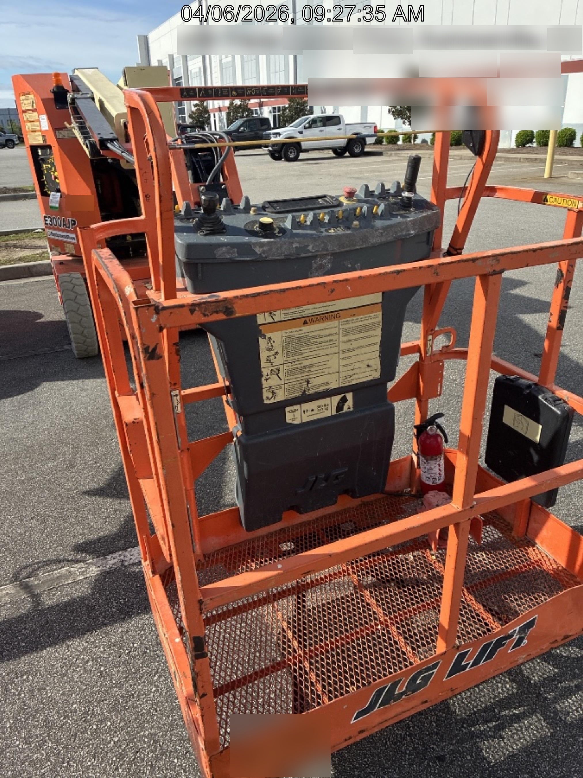 2019 JLG E300AJP