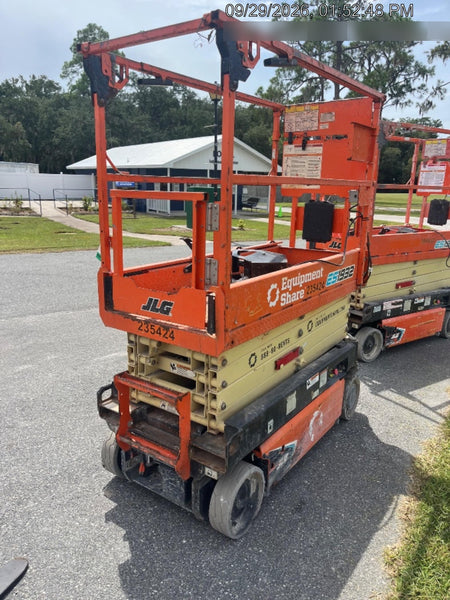 2022 JLG ES1932