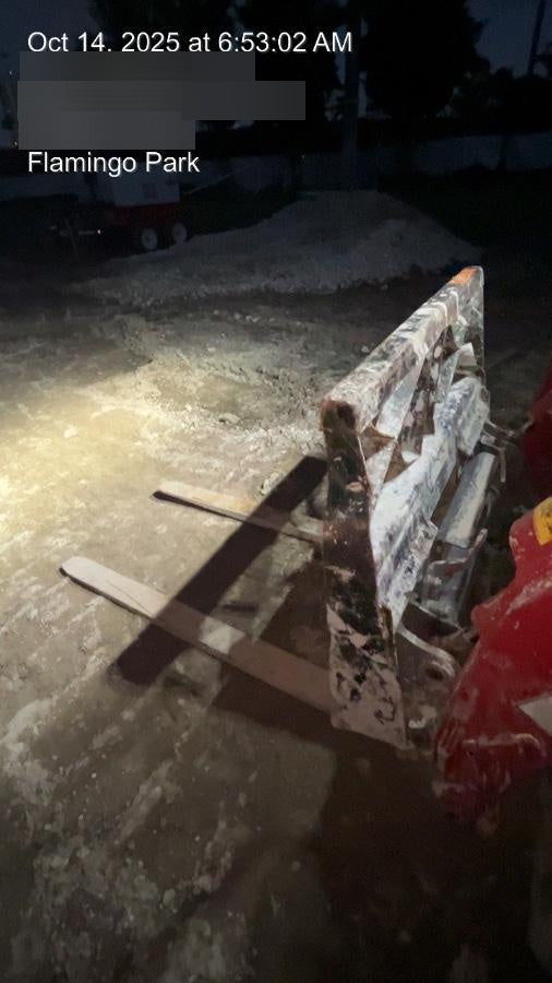 2017 FLECO 24" Pallet Forks - Fleco