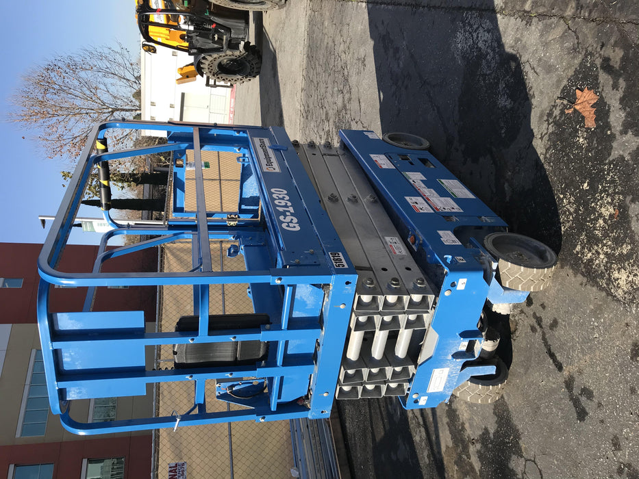 2019 Genie GS-1930 Half Height Swing Gate, 800W Inverter