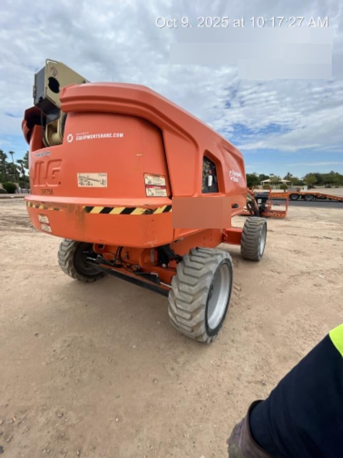 2022 JLG 660SJ