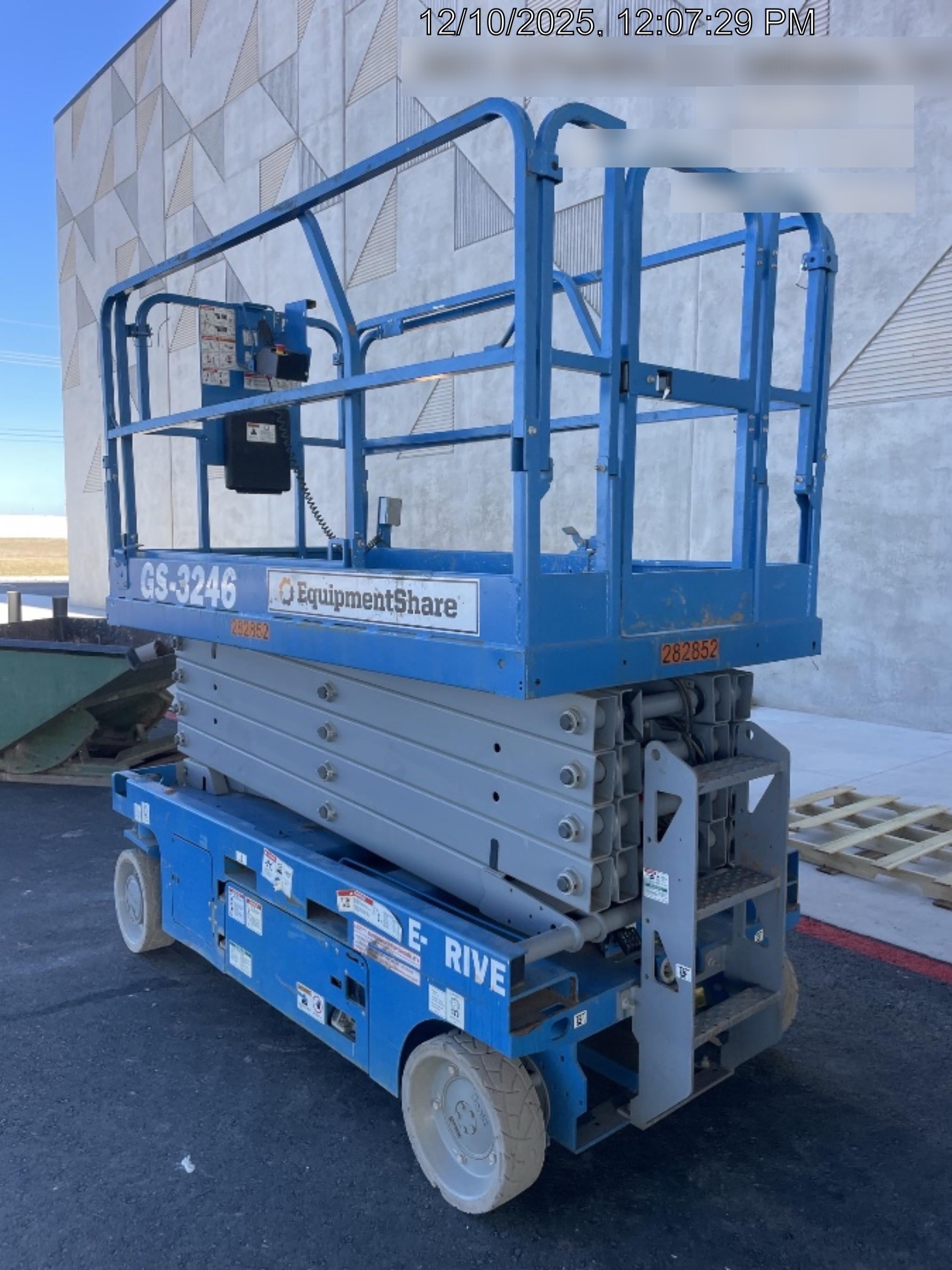 2022 GENIE GS-3246