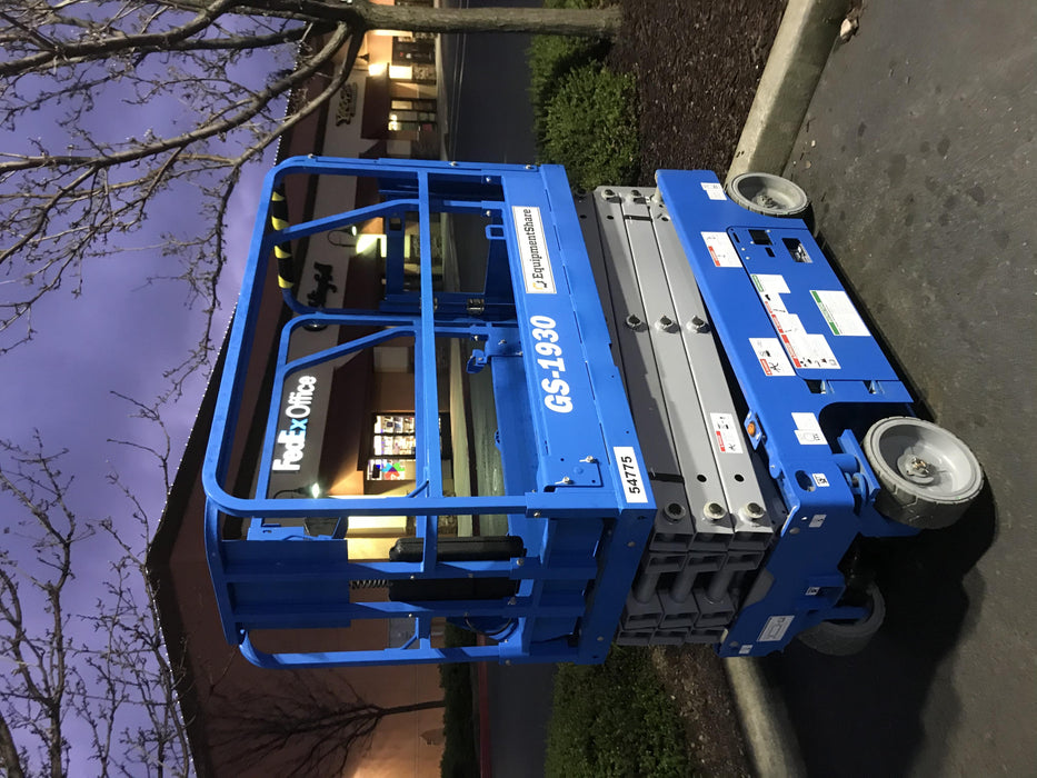 2019 Genie GS-1930 Half Height Swing Gate, 800W Inverter