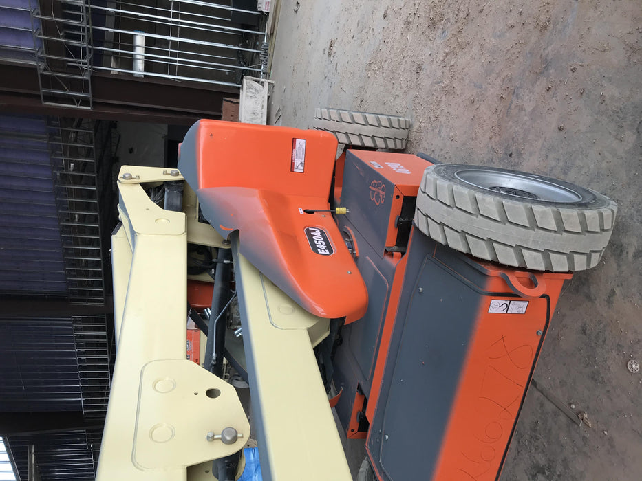2019 JLG E450AJ