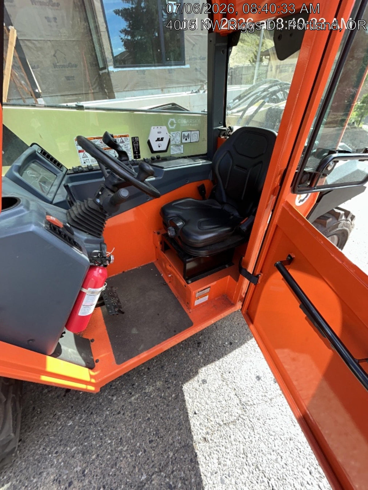 2025 JLG 519