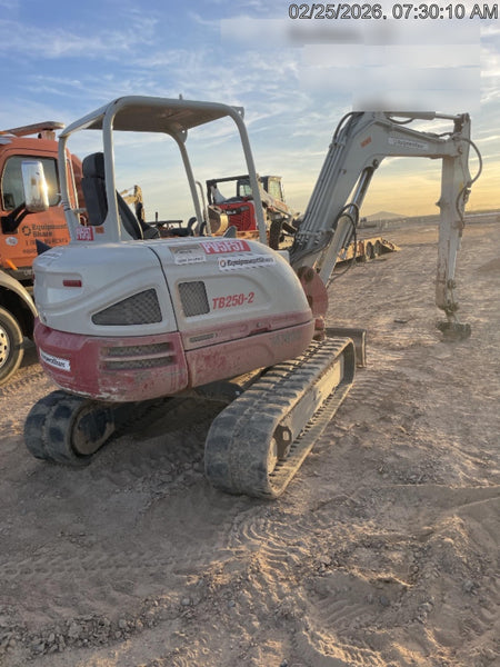 2021 TAKEUCHI TB250-2