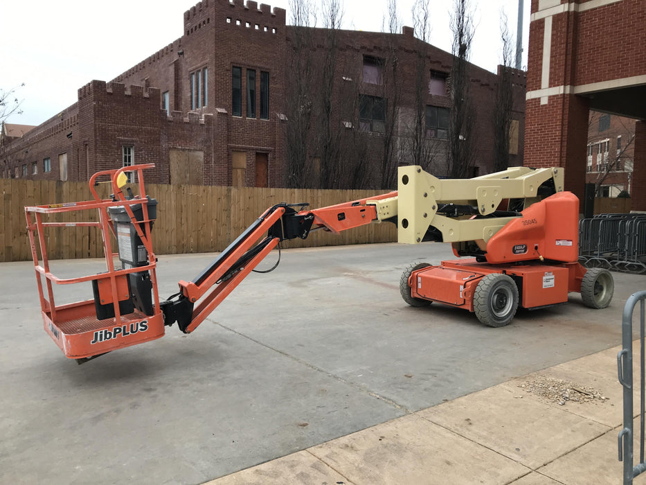 2019 JLG E400AJPN