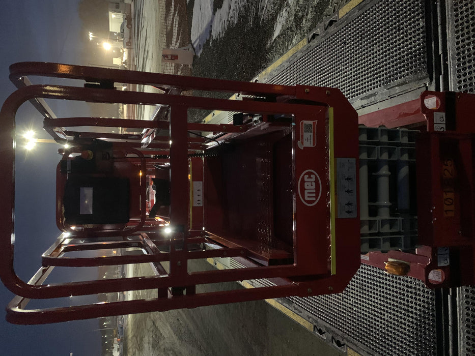 2020 MEC 1330SE Solid NM Tires, Steel Swing out Doors, LCS, Beacon, 900W Invertor