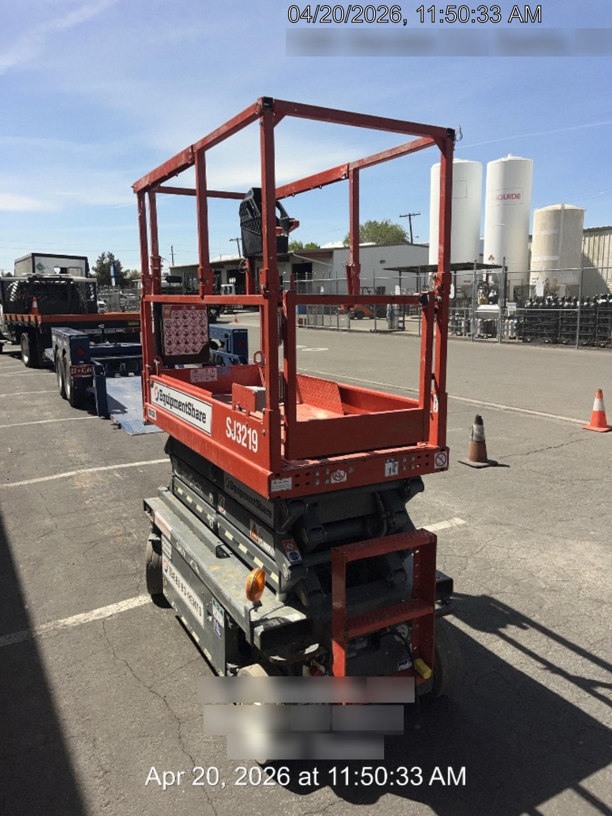 2020 Skyjack SJIII-3219 Solid NM Tires, Half height spring hinged entry gate, Dual Beacons, 800W Inverter