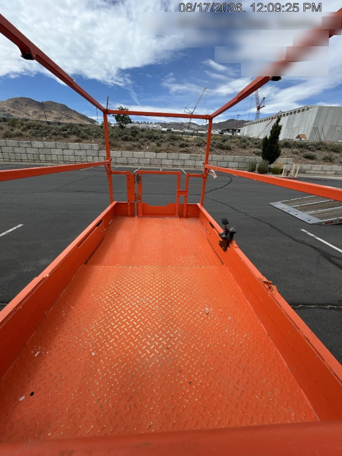2025 JLG ES3246
