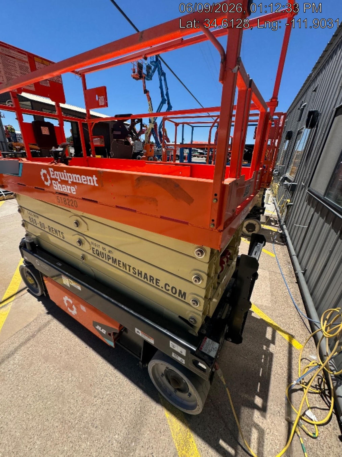 2025 JLG ES3246