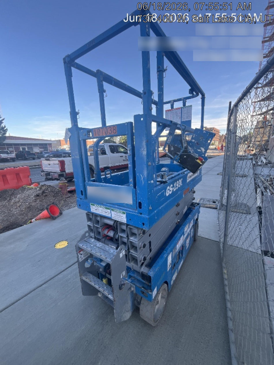 2020 Genie GS-1930 Solid Non Marking Tires, Beacon, Folding rails with half height swing gate, 800W Inverter