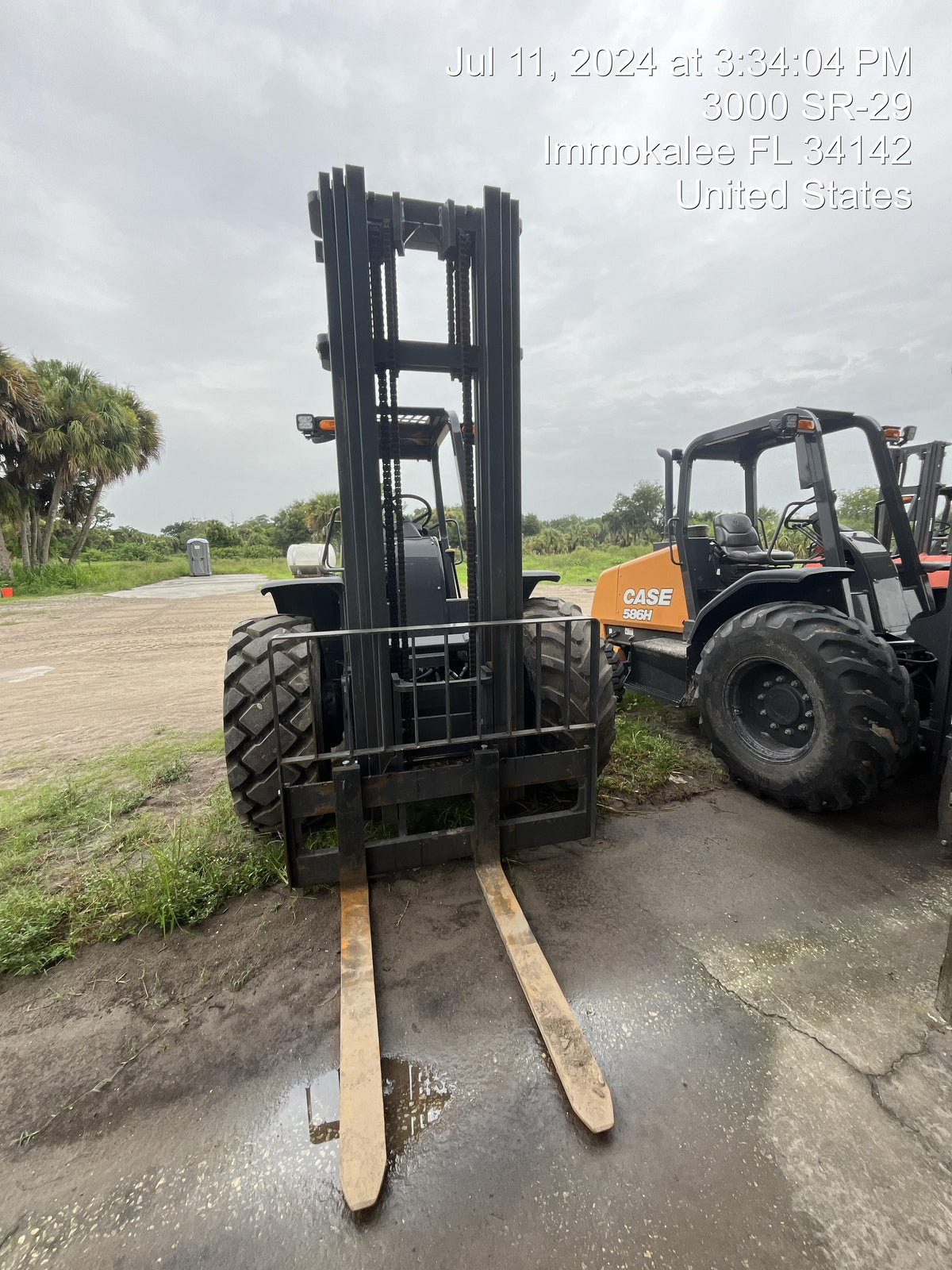 2023 CASE 588H